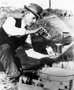 Sateentekijä Charles Hatfield. Mies, jonka toimet aiheuttivat mittavia tuhoja San Diegossa vuonna 1915.