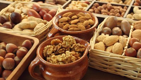 Pähkinät sisältävät runsaasti hivenaineita, antioksidantteja sekä hyviä rasvoja.