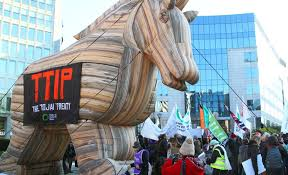 TTIP on kuin Troijan puuhevonen, joka ujuttaa viholliset valtion sisälle.