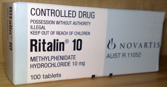 Ritalin sisältää metyylifenidaattia, mikä on amfetamiinijohdannainen lääkeaine.