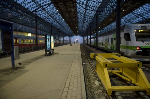 Törkeä joukkoraiskaus tapahtui Helsingin päärautatieaseman lähistöllä öiseen aikaan viime marraskuun alussa.