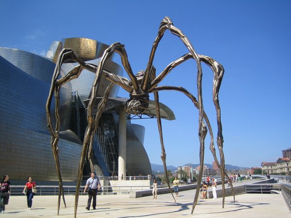 On epäselvää, onko Guggenheimin hämähäkkipatsas saanut innoitusta Siionin viisaiden pöytäkirjoista.