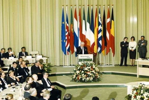 Maastrichtin sopimus allekirjoitettiin vuonna 1992.