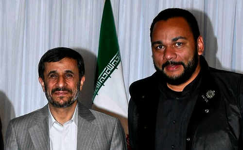 Kunnian miehet: Dieudonné ja elävä legenda Mahmoud Ahmadinejad.