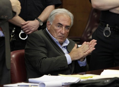 Strauss-Kahn oikeudessa.
