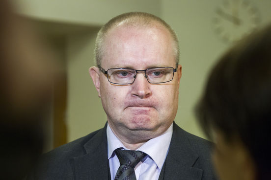 Perussuomalainen oikeusministeri Lindström on antanut tukensa Sipilän pakolaispolitiikalle sekä entistä tiukemmalle sananvapauslainsäädännölle.