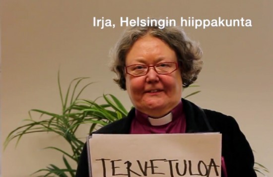 Helsingin piispa Irja Askola hyysää muslimeja.