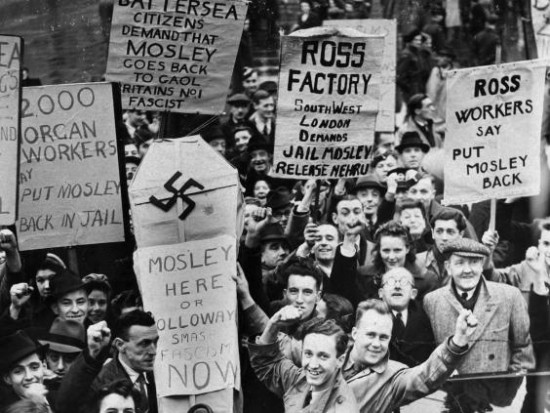 Juutalainen mielenosoitus Mosleyn puoluetta vastaan.