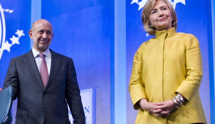 Goldman-johtaja Lloyd Blankfein ja Hillary Clinton.