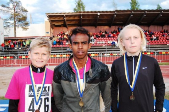 Monikulttuurisessa Ruotsissa viiksimies voi ilmoittautua 12-vuotiaaksi pakolaiseksi ja voittaa 12-vuotiaiden juoksukilpailun.