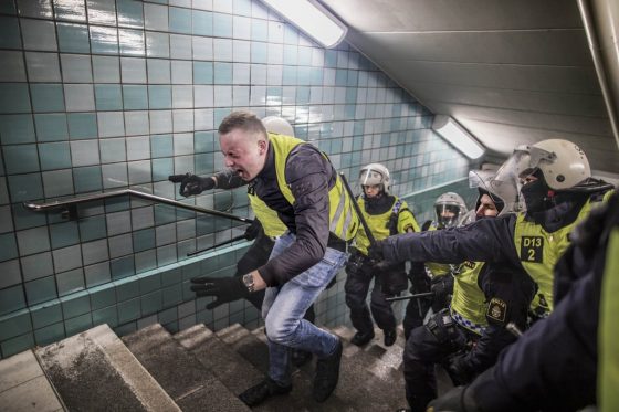 Poliisiväkivaltaa Tukholmassa marraskuussa 2016.